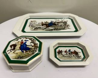 (3pc) Elizabeth Arden Trinket Dishes |  Elizabeth Arden  "Southern Heirlooms" vanity/trinket dishes (Made in Japan).  Lidded Jar: w. 5.5 in. Tray: l. 13.75 in.
Dish: 5.5 in. w x 4.25 in. h


