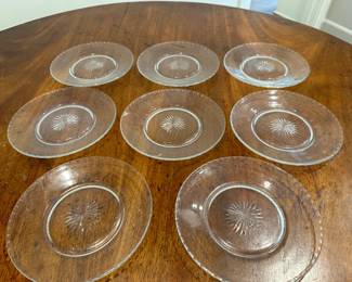 (8pc) Heisey Revere Plates | Vintage Heisey Revere starburst glass salad plates. -  dia. 7.5 in