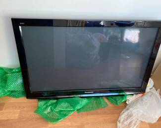 Panasonic TC-P42S1 2009 HDTV Plasma Screen 