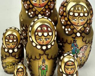 #44 • 10 PC Russian Matryoshka Nesting Dolls
