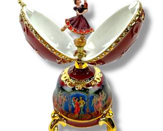 #194 • Ardleigh Elliott Russian Porcelain Nutcracker Music Box #D4881
