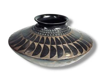 #71 • Signed Mata Ortiz Large Art Pottery - Daniel Gonzalez
