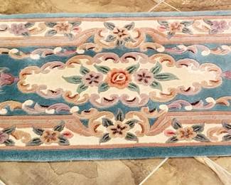 Beautiful Wool Hand Knotted Hall Runner Rug.
Excellent Condition!