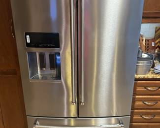 Brand New only 5 months old Kitchen Aid Refrigerator, NICE!