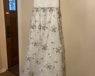 Size 8 girls formal maxi dress, so cute!