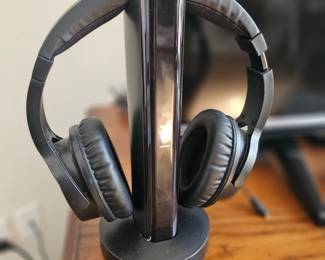headphones 