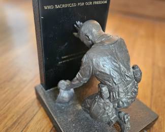 very large honor sculpture 