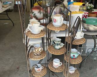 Mustache mugs and folding eterge