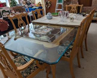 Young Hinkle Corp., Lexington, N C.
Glass Top Dining Table, 6 Chairs, 2 Captains Chairs
