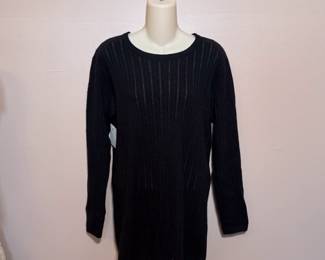Neiman Marcus 100% cashmere black long sleeve pullover sweater, size P