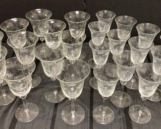 CT451Vintage Lily Of The Valley Wine Glasses