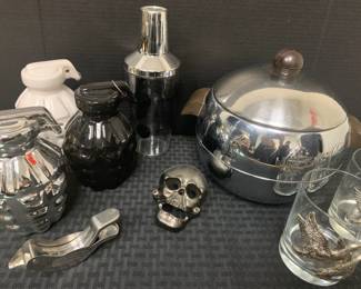 CT495VWest Bend, penguin ice bucket