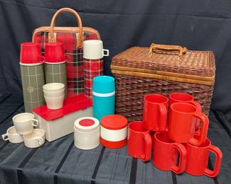 CT500Thermos And Aladdin Picnic Time