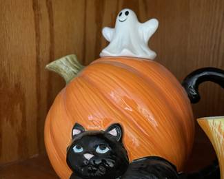 Halloween tea pot 