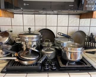 Kitchen pots and pans 
