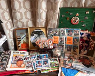 Autographed baseball cards 