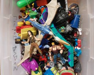 Vintage 90's action figures, Aliens, Jurassic Park, Beetlejuice, Duke Nukem & much more