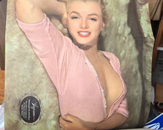Lots of rare Marilyn Monroe, pinup calendars, in magazines and on covers, all original vintage, no repros!
