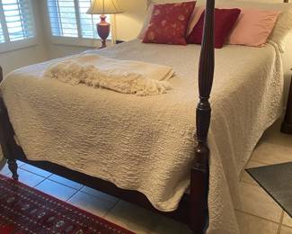 Sweet Queen Four Post Bed And Mattress Set