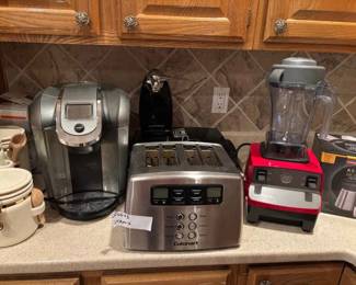 Vitamix and Large Kitchen Lot 