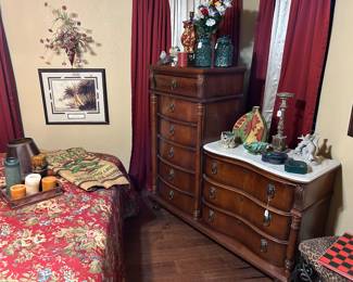 Gorgeous like new Pulaski bi-level dresser with marble top