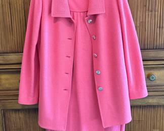 St. Johns knit a la Jackie, Bouvier, Kennedy, Onassis