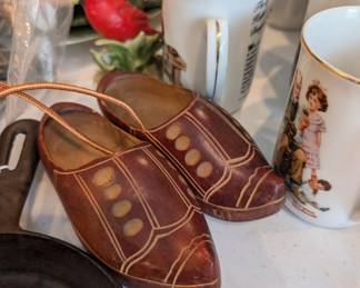 WWII Paris souvenir shoes that soldiers would send home