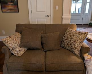 Loveseat in excellent condition 