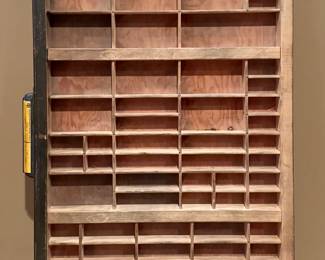 Thompson Cabinet Type Tray