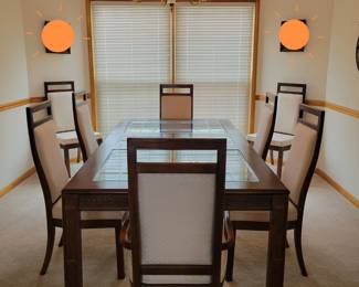 STUNNING MCM/VINTAGE DINING TABLE WITH LEAVES AND 8 CHAIRS. $500