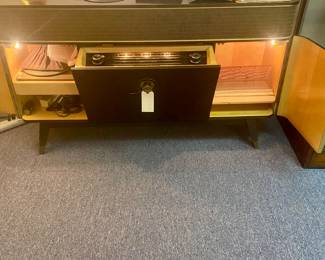 Grundig Majestic Stereo Console with turntable and storage; Model 9065
