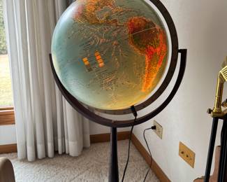 Vintage Lighted Scan-Globe 