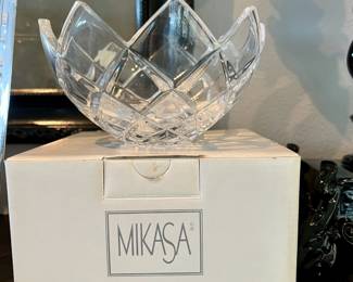 Mikasa Diamond Cut Lead Crystal Bowl