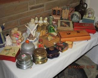 Collection of music boxes