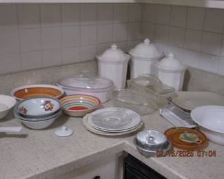 Misc Corelle Ware and Old time Pfaltzgraff Heritage canister set