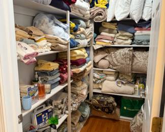 Linens, Pillows