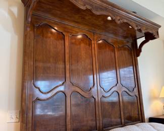 Henredon Villandry French style King bed frame 