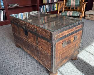 Antique steamer trunk with glass top 