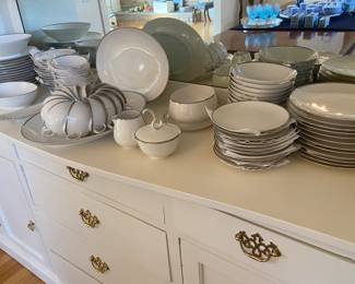 Noritake Ivory China set (Ivonne)