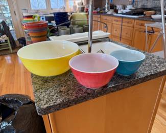 Vintage pyrex batter bowls