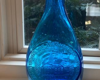 Bicentennial of the American Revolution Blue glass Indian Vase 