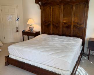 Henredon Villandry French style King bed frame 