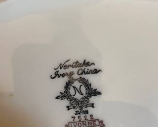 Noritake Ivory China set (Ivonne)