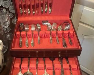 More stainless steel flatware