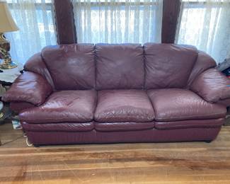 This sofa is so comfortable.