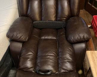 This is a wonderful recliner in great condition.
