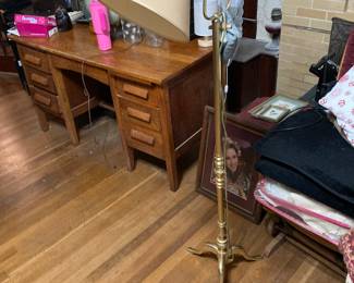 There are several standing floor lamps in this sale.