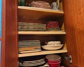 Great fun in the kitchen...  dish set with the entertainment style.