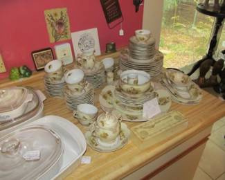 1920s 86pc ANTQ Silesia “Old Ivory” Fine China