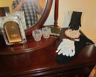 Fine crystal clock, vtg ladies gloves